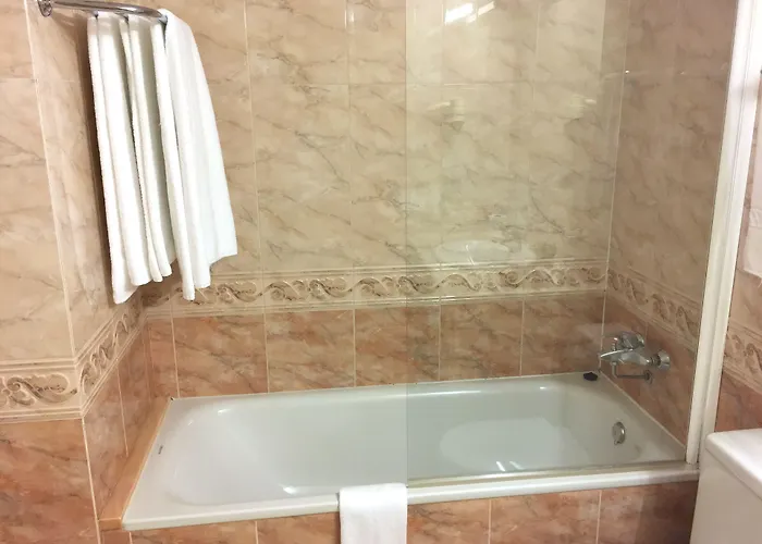 オクタビア 3* カダケス