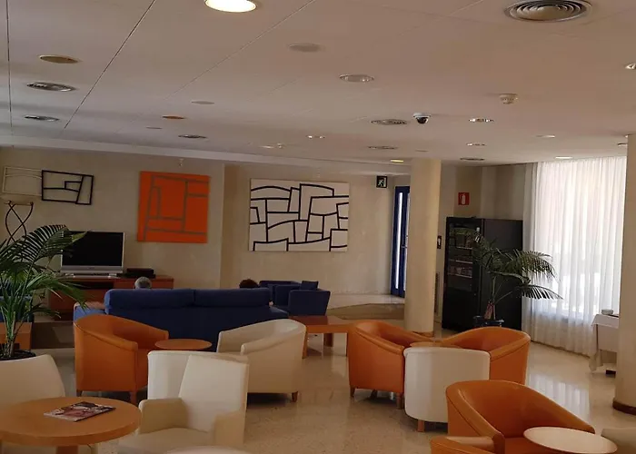 オクタビア ホテル 3*