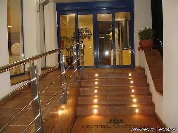 オクタビア 3* カダケス