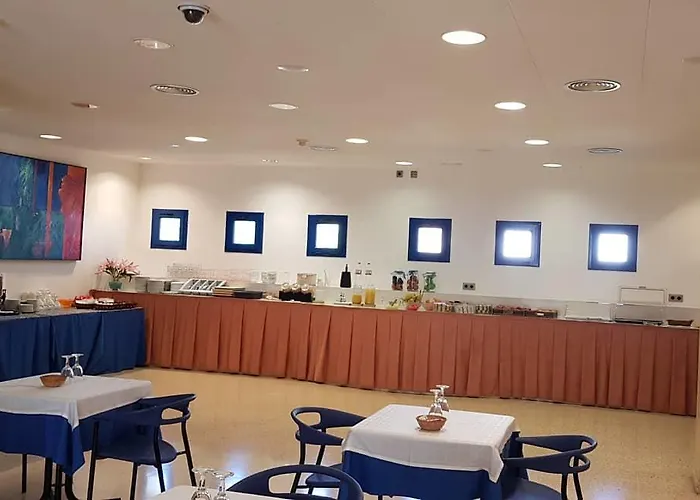 オクタビア 3* カダケス