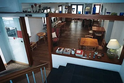 オクタビア ホテル カダケス