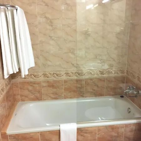 Hotel Octavia 3*